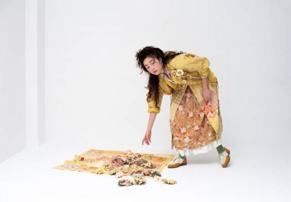 デザイナー・金子功による「ピンクハウス」が50周年。ブランドの《過去・現在・未来》を表現する記念展を代官山で開催