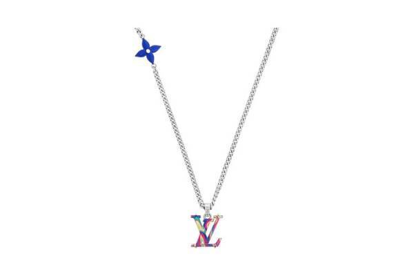 メゾンを象徴するLV イニシャルを組み合わせた秋冬にぴったりな新作アクセサリーが登場