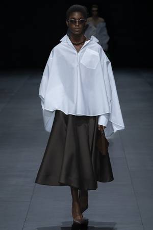 【ルック】ヴァレンティノが2023年春夏コレクション「アンボクシング ヴァレンティノ」を発表