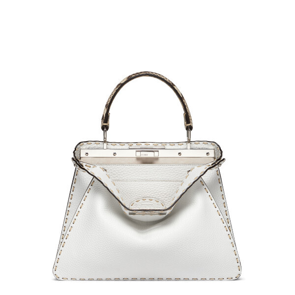 アイコニックなステッチが際立つ、フェンディの新作「ピーカブー カプセルコレクション」が登場