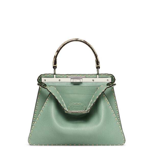 アイコニックなステッチが際立つ、フェンディの新作「ピーカブー カプセルコレクション」が登場