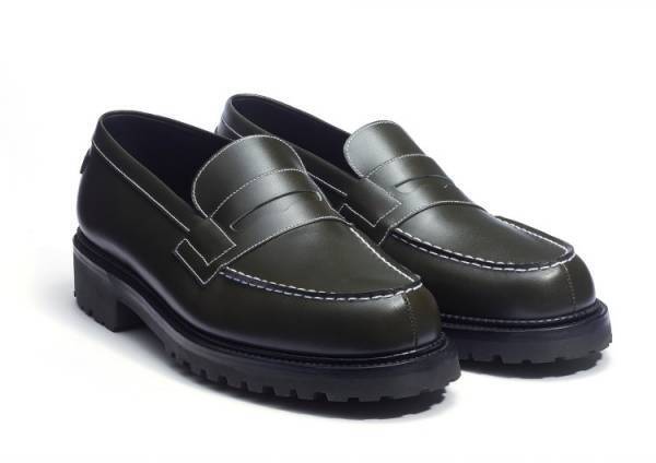 J.M. ウエストンと仏発ユニフォームによるコラボ第二弾、シグニチャーローファーとキーリング を限定受注販売