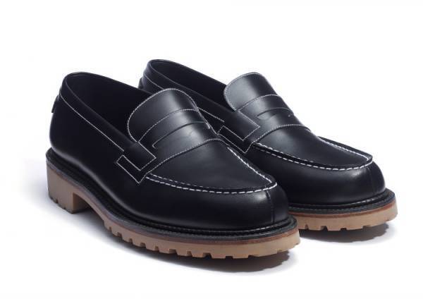 J.M. ウエストンと仏発ユニフォームによるコラボ第二弾、シグニチャーローファーとキーリング を限定受注販売