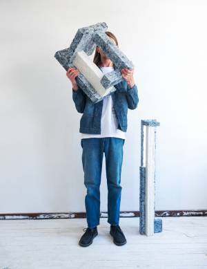 リサイクルデニムを原料に独自のレシピ開発、G-Star RAWの「The Art of RAW」第3弾アーティスト、レニー・シュテープにインタビュー