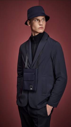 エンポリオ アルマーニの人気カプセルコレクション「トラベルエッセンシャル」に新作が登場