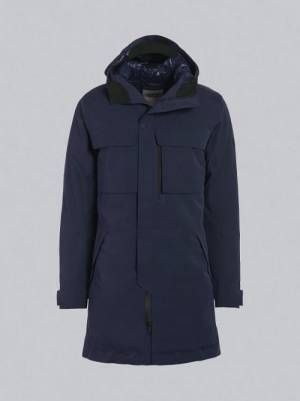 レッドブルが手掛ける「アルファタウリ」がブランド初となるポップアップをイセタンメンズで開催