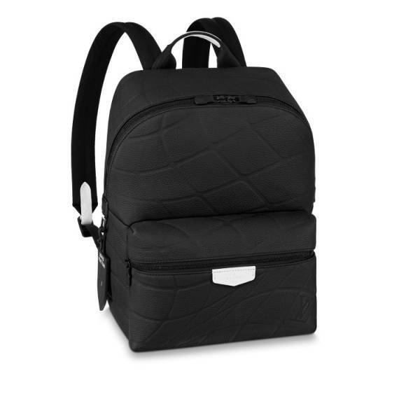 ルイ・ヴィトンからゴールネットにインスピレーションを得た、FIFAワールドカップ カプセルコレクションが登場