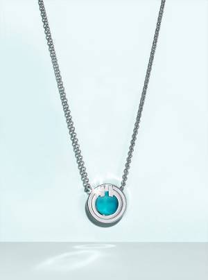 ティファニーからターコイズの鮮やかなブルーが印象的なホリデーシーズンを華やかに彩る日本限定ペンダントが登場