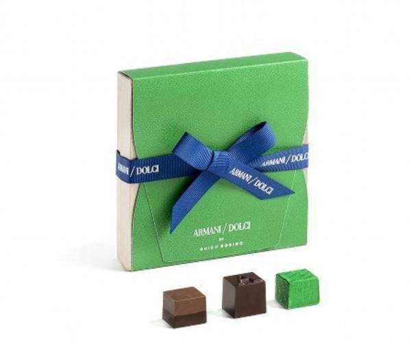 2022年オータムコレクションからインスピレーションを得たアルマーニ / ドルチの限定パッケージ「プラリネチョコレート」