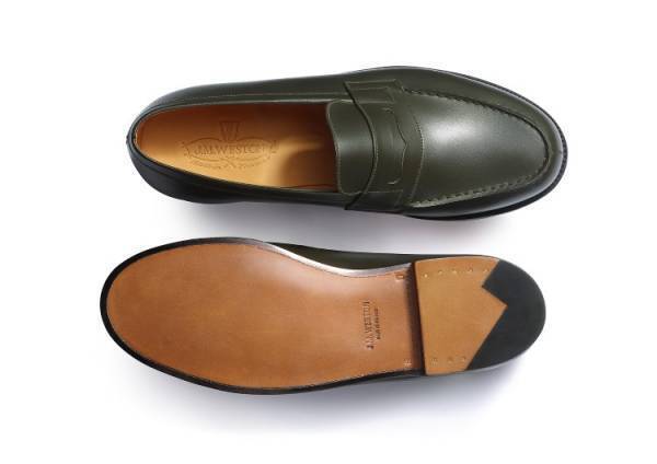 J.M. ウエストンのアイコン「シグニチャーローファー」にハンターグリーンカラーが復刻