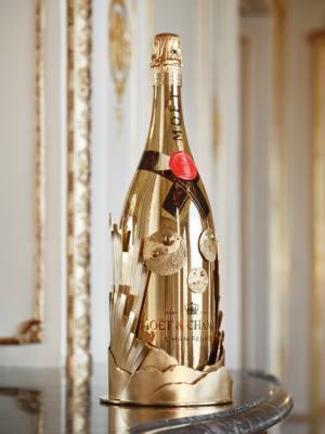 フランスのジュエリー職人カルル・マズロ氏が手作業で制作した真鍮製の「モエ・エ・シャンドン」が日本で初公開