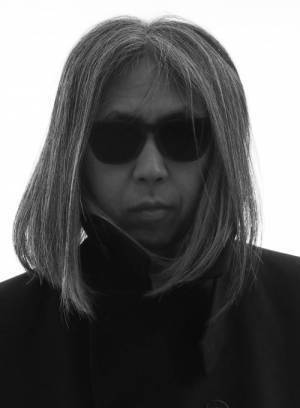 モンクレール70周年記念プロジェクト第3弾は藤原ヒロシ。マヤ ジャケットのアウトラインはそのままに、まったく異なる構造で解釈