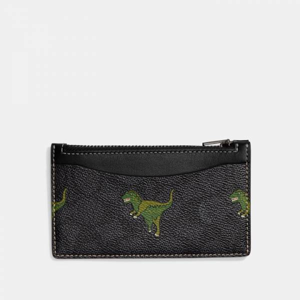 コーチのアイコンキャラクター 恐竜のレキシーがポップなデザインと豊富なバリエーションで登場