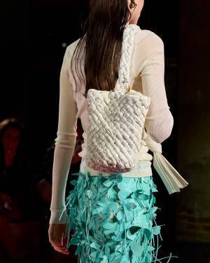 ボッテガ・ヴェネタがバッグの無制限のクリーニングと修理のサービス「The Certificate of Craft」を発表