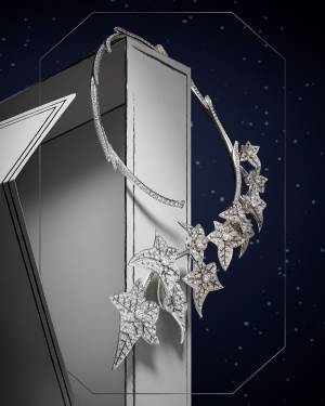 ブシュロンのホリデーキャンペーンがスタート。ローラやアレクサ・チャンらがフェスティブな季節を華やかに彩る