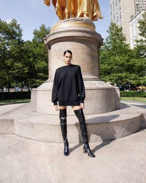 セルジオ ロッシが2022年秋冬コレクションのブーツ・ブーティにフォーカスしたキャンペーンビジュアルを公開