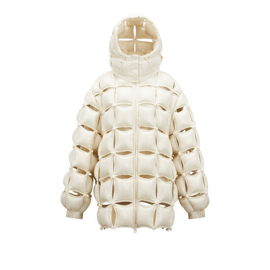 モンクレール70周年記念プロジェクト第6弾はピエールパオロ・ピッチョーリ。ファッションの美学とスポーツファブリックを融合