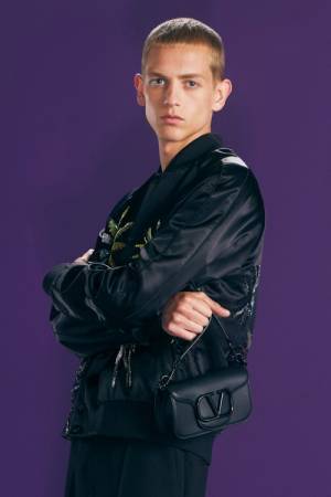 一年でもっとも華やぐシーズンにさらに魅力を添える、ヴァレンティノのパーティーコレクション2022