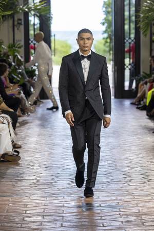 【ルック】ドルチェ&ガッバーナが高級仕立服「アルタ モーダ」「アルタ サルトリア」コレクションをマイアミで発表