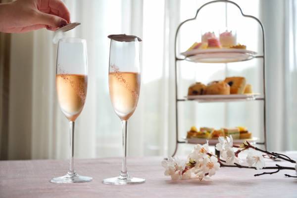 早咲きから遅咲きまで。ホテル椿山荘東京の庭園で桜を見ながら楽しめる「桜アフタヌーンティー」