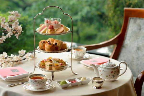 早咲きから遅咲きまで。ホテル椿山荘東京の庭園で桜を見ながら楽しめる「桜アフタヌーンティー」