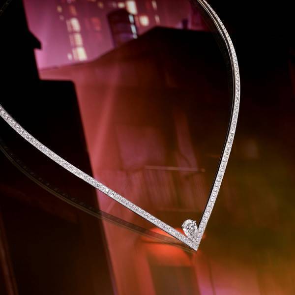 ヴァンドーム広場12番地から放たれるショーメがお届けする幻想的なホリデーテーマ「COUNTDOWN TO 12」