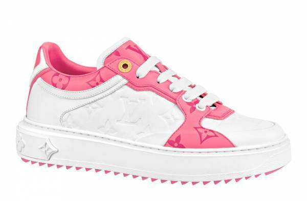 軽やかな足取りで冬を満喫! ルイ・ヴィトンからピンクの新作スニーカーが登場