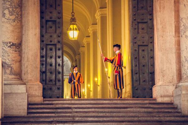 写真家・笠原秀信による旅をテーマにしたオンラインExhibition「THE ROAD」。第7弾はイタリア・バチカン市国編