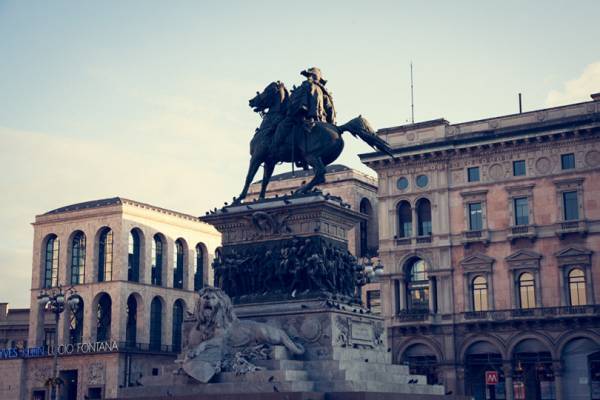 写真家・笠原秀信による旅をテーマにしたオンラインExhibition「THE ROAD」。第8弾はイタリア・ミラノ編