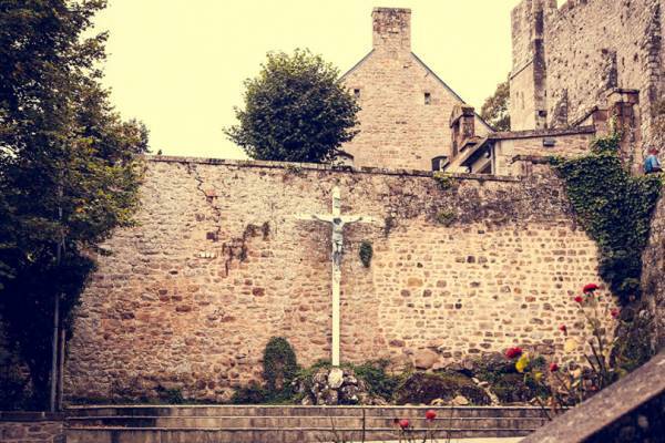 写真家・笠原秀信による旅をテーマにしたオンラインExhibition「THE ROAD」。第9弾はフランス・モンサンミッシェル編