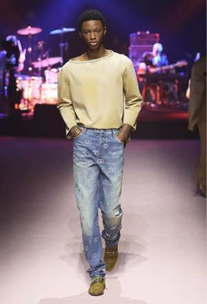 グッチがミラノで2023年秋冬メンズコレクションを発表