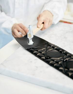 ディオールの新作「レディ 95.22」バッグ、その卓越したサヴォワールフェール