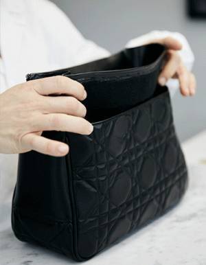 ディオールの新作「レディ 95.22」バッグ、その卓越したサヴォワールフェール