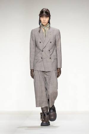 【ルック】エンポリオ アルマーニ 2023秋冬コレクションをミラノで発表。今季のテーマは、空からの眺望 ー 新たな視野の創造