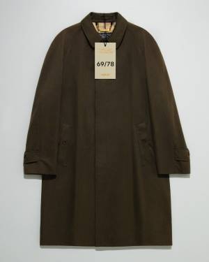 バーバリーがトレンチコートにフォーカスしたポップアップストアを新宿伊勢丹にオープン