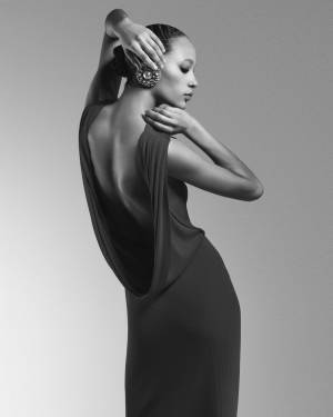 ジバンシィが2023年春夏ウィメンズグローバル広告キャンペーンを発表。ジジ・ハディッドらがコレクションのキールックを着用