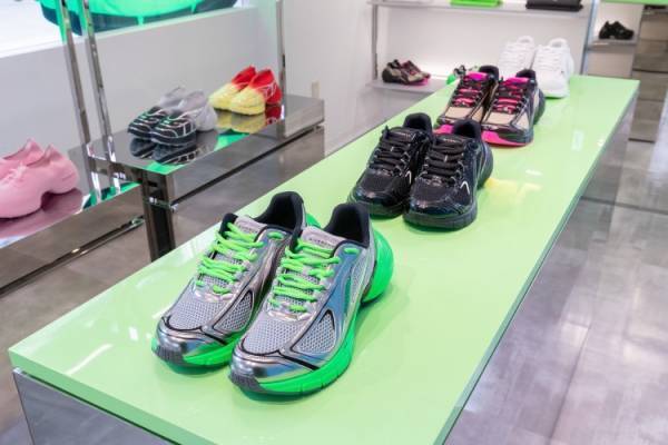 ジバンシィがメンズのアイコンスニーカー「TK-360」シリーズの新作『TK-MX』を発売