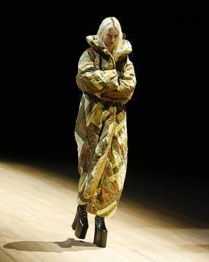 【ルック】マーク ジェイコブスがニューヨークで2023年春夏コレクションを発表