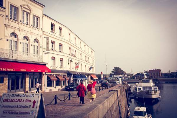 写真家・笠原秀信による旅をテーマにしたオンラインExhibition「THE ROAD」。第10弾はフランス・オンフルール編