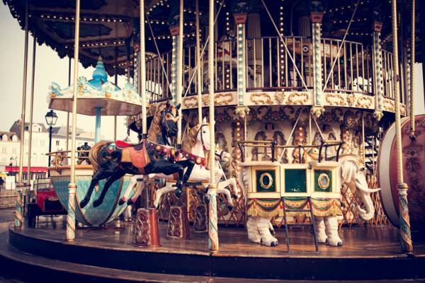 写真家・笠原秀信による旅をテーマにしたオンラインExhibition「THE ROAD」。第10弾はフランス・オンフルール編