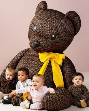 新旗艦店「パラッツォ フェンディ 表参道」で日本国内の直営店として初めてフェンディ キッズコレクションの取り扱いを開始