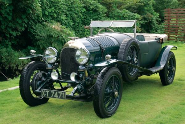 白洲次郎の生誕120周年を記念した展覧会を松坂屋名古屋店で開催。1924年製ベントレーも特別展示