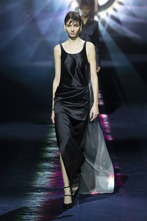 【ルック】フェンディがキム・ジョーンズよる2023-24年秋冬 ウィメンズコレクションを発表