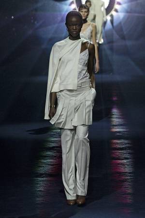 【ルック】フェンディがキム・ジョーンズよる2023-24年秋冬 ウィメンズコレクションを発表