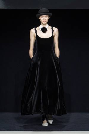 【ルック】エンポリオ アルマーニがミラノで2023秋冬ウィメンズコレクションを発表