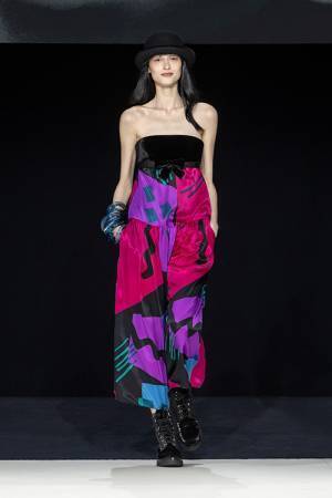 【ルック】エンポリオ アルマーニがミラノで2023秋冬ウィメンズコレクションを発表