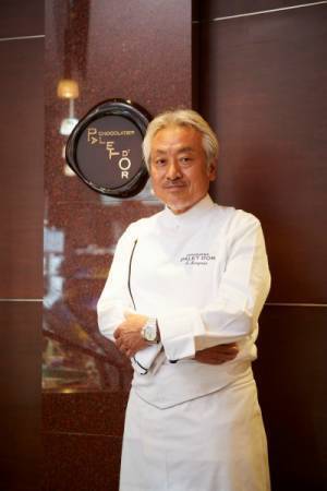 ショコラティエ パレドオールのいちごを楽しむチョコレートパフェ