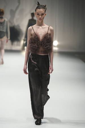 【ルック】Chika Kisada が2023年秋冬コレクションをRakuten Fashion Week TOKYOで発表