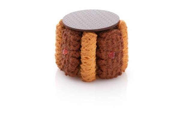 パティスリー・サダハル・アオキ・パリが泉屋東京店とコラボ。泉屋のクッキーがケーキになって登場