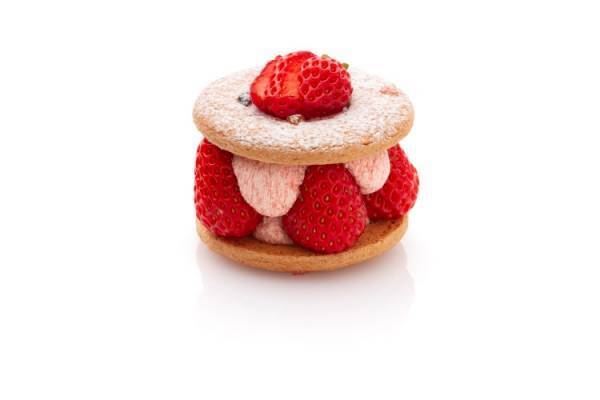 パティスリー・サダハル・アオキ・パリが泉屋東京店とコラボ。泉屋のクッキーがケーキになって登場